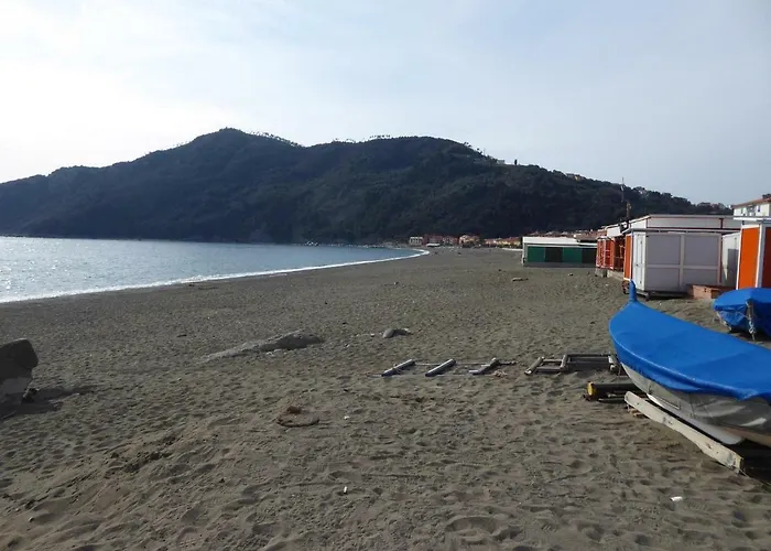 House Little Boat By World Lejlighed Riva Trigoso