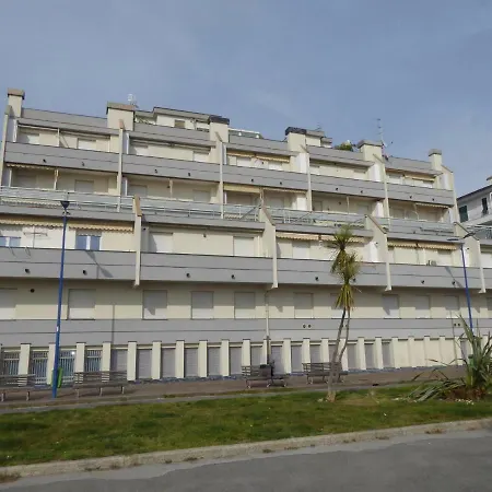 House Little Boat By World Riva Trigoso