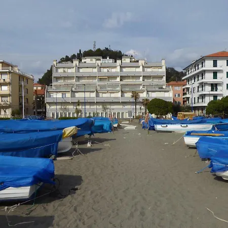 House Little Boat By World Lejlighed