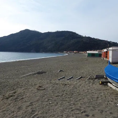 House Little Boat By World Apartment Riva Trigoso